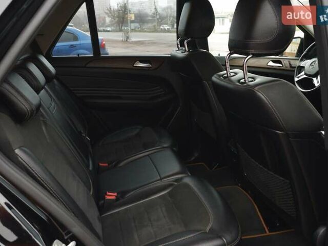 Черный Мерседес М-Класс, объемом двигателя 2.99 л и пробегом 255 тыс. км за 25000 $, фото 18 на Automoto.ua