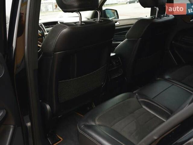 Черный Мерседес М-Класс, объемом двигателя 2.99 л и пробегом 255 тыс. км за 25000 $, фото 17 на Automoto.ua