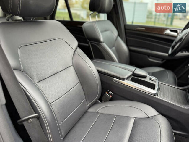 Мерседес М-Клас 2013 у Києві на Automoto.ua Чорний Мерседес М-Клас, об'ємом двигуна 3 л та пробігом 290 тис. км за 19900 $, фото 16 на Automoto.ua