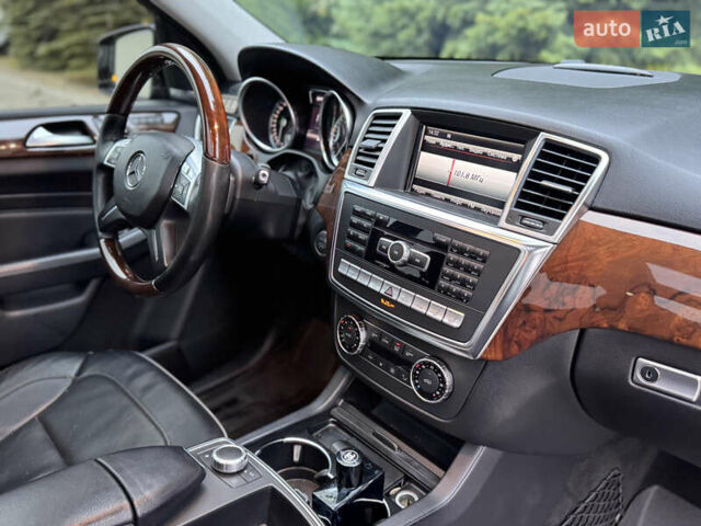 Чорний Мерседес М-Клас, об'ємом двигуна 2.99 л та пробігом 230 тис. км за 28700 $, фото 82 на Automoto.ua
