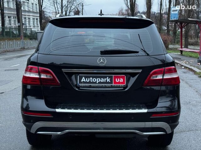 Черный Мерседес М-Класс, объемом двигателя 2.2 л и пробегом 205 тыс. км за 19490 $, фото 14 на Automoto.ua