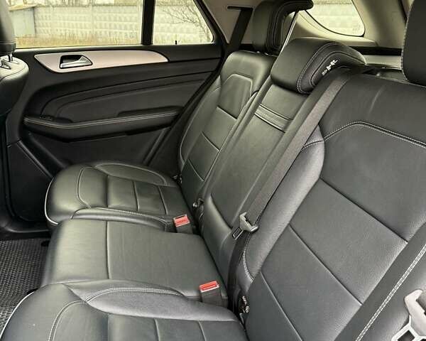 Черный Мерседес М-Класс, объемом двигателя 2.14 л и пробегом 220 тыс. км за 21000 $, фото 40 на Automoto.ua