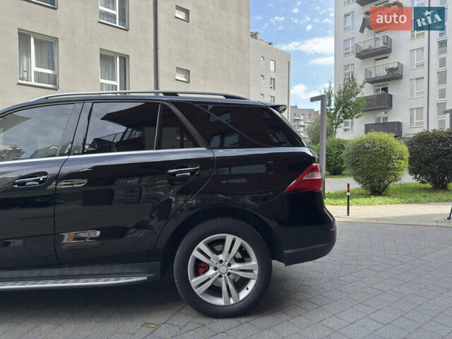 Черный Мерседес М-Класс, объемом двигателя 2.99 л и пробегом 130 тыс. км за 24900 $, фото 7 на Automoto.ua