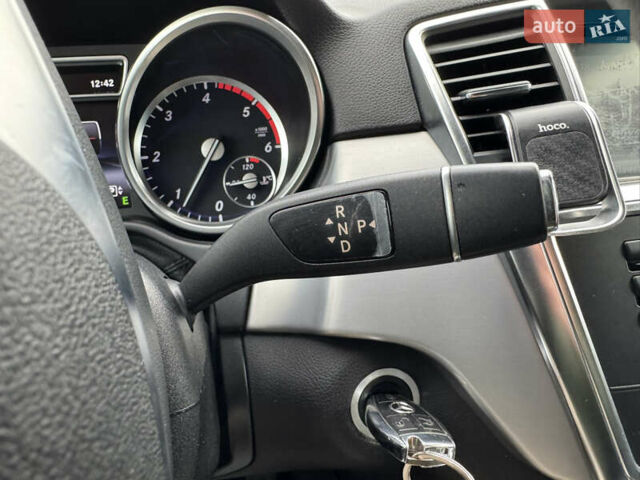 Чорний Мерседес М-Клас, об'ємом двигуна 2.14 л та пробігом 243 тис. км за 24999 $, фото 58 на Automoto.ua