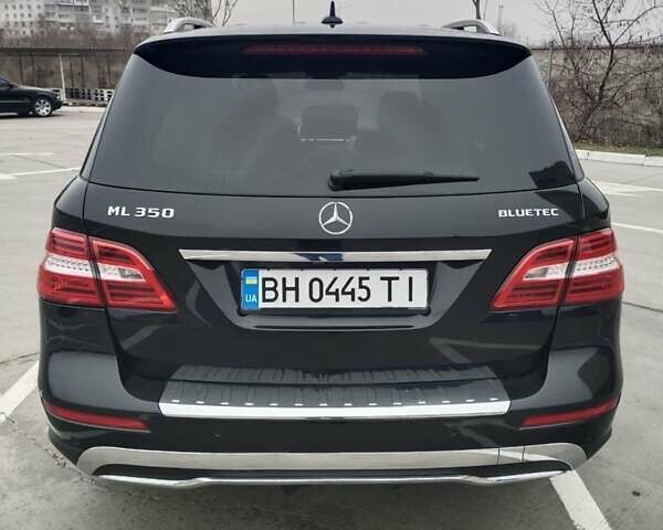 Черный Мерседес М-Класс, объемом двигателя 2.99 л и пробегом 275 тыс. км за 22600 $, фото 7 на Automoto.ua