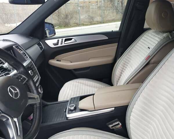 Черный Мерседес М-Класс, объемом двигателя 2.99 л и пробегом 275 тыс. км за 22600 $, фото 5 на Automoto.ua