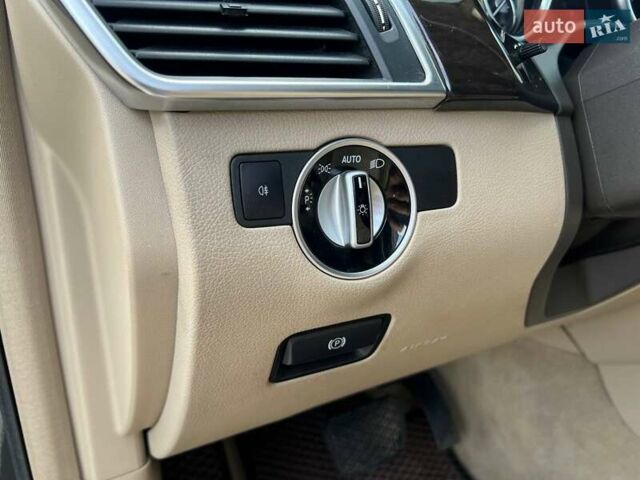 Черный Мерседес М-Класс, объемом двигателя 2.99 л и пробегом 280 тыс. км за 21990 $, фото 12 на Automoto.ua