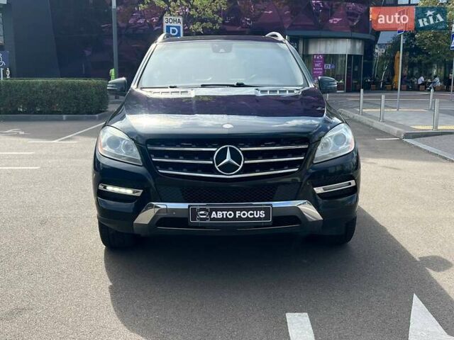 Черный Мерседес М-Класс, объемом двигателя 2.99 л и пробегом 280 тыс. км за 21990 $, фото 2 на Automoto.ua