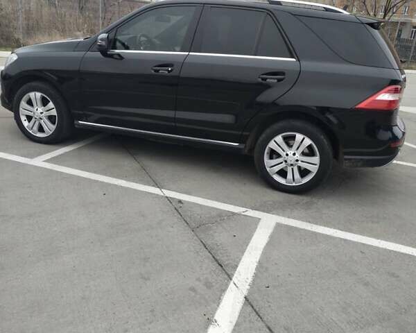 Черный Мерседес М-Класс, объемом двигателя 2.99 л и пробегом 275 тыс. км за 22600 $, фото 6 на Automoto.ua