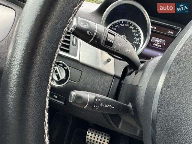 Чорний Мерседес М-Клас, об'ємом двигуна 2.14 л та пробігом 243 тис. км за 24999 $, фото 57 на Automoto.ua