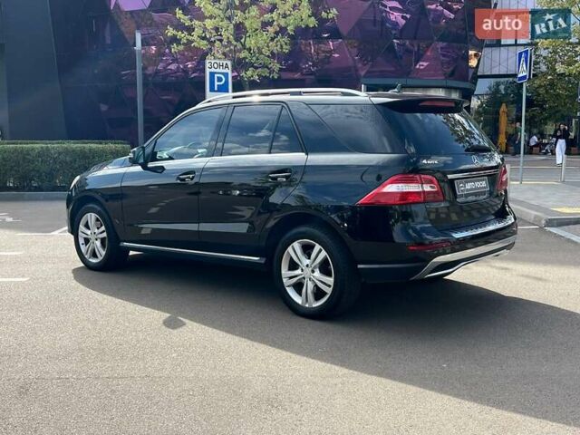 Черный Мерседес М-Класс, объемом двигателя 2.99 л и пробегом 280 тыс. км за 21990 $, фото 4 на Automoto.ua