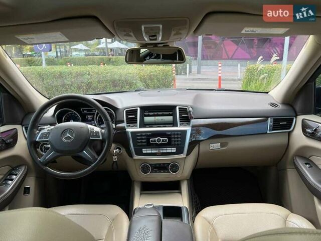 Черный Мерседес М-Класс, объемом двигателя 2.99 л и пробегом 280 тыс. км за 21990 $, фото 23 на Automoto.ua