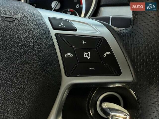 Черный Мерседес М-Класс, объемом двигателя 2.14 л и пробегом 389 тыс. км за 20697 $, фото 19 на Automoto.ua