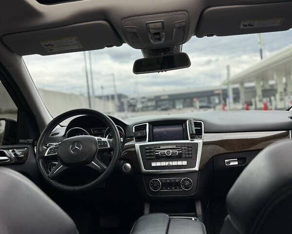 Черный Мерседес М-Класс, объемом двигателя 3.5 л и пробегом 114 тыс. км за 19700 $, фото 8 на Automoto.ua