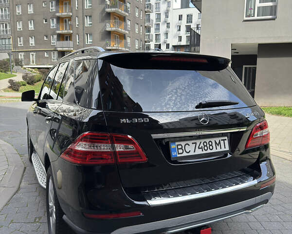 Черный Мерседес М-Класс, объемом двигателя 2.99 л и пробегом 130 тыс. км за 24900 $, фото 4 на Automoto.ua
