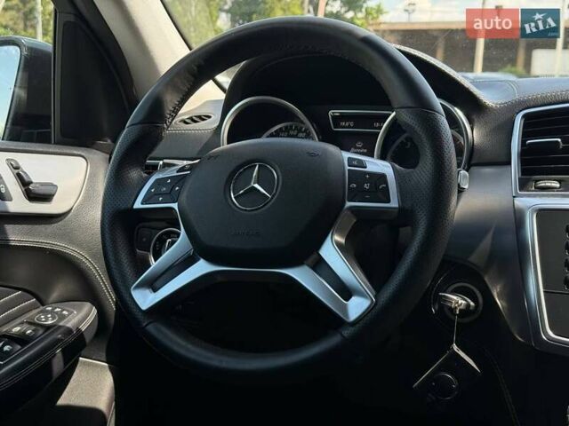 Черный Мерседес М-Класс, объемом двигателя 2.14 л и пробегом 389 тыс. км за 20697 $, фото 37 на Automoto.ua