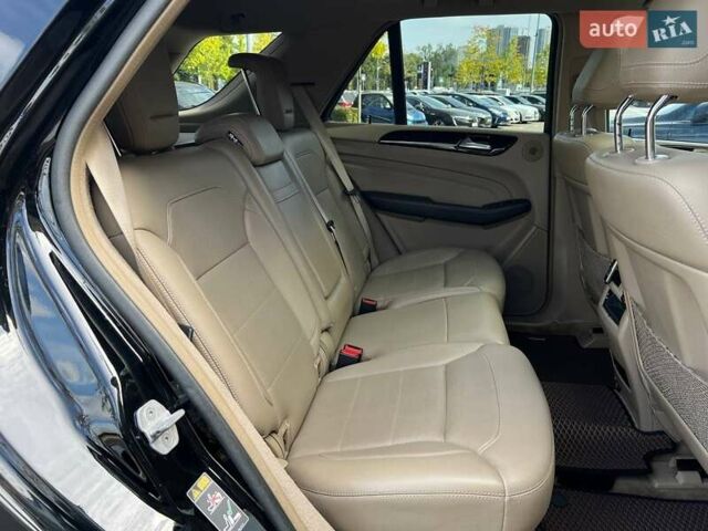 Черный Мерседес М-Класс, объемом двигателя 2.99 л и пробегом 280 тыс. км за 21990 $, фото 10 на Automoto.ua