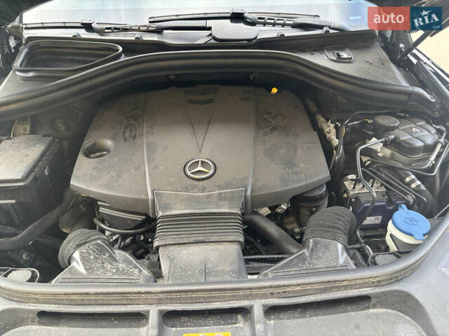 Мерседес М-Класс 2014 в Чернигове на Automoto.ua Черный Мерседес М-Класс, объемом двигателя 2.99 л и пробегом 271 тыс. км за 25500 $, фото 16 на Automoto.ua