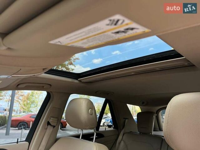 Черный Мерседес М-Класс, объемом двигателя 2.99 л и пробегом 280 тыс. км за 21990 $, фото 22 на Automoto.ua