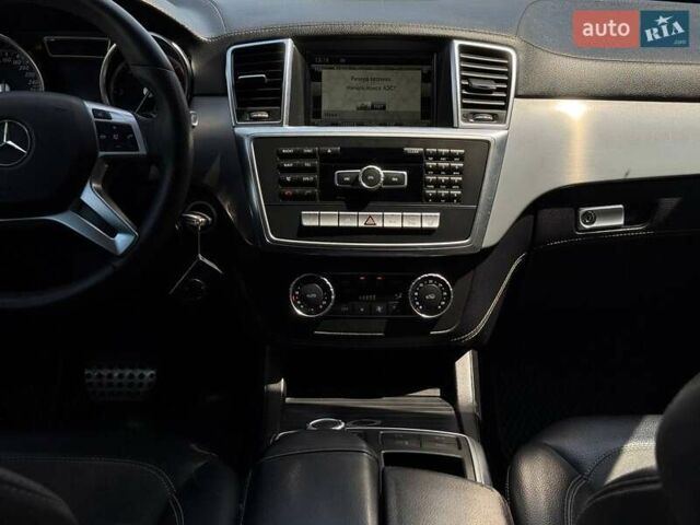 Черный Мерседес М-Класс, объемом двигателя 2.14 л и пробегом 389 тыс. км за 20697 $, фото 36 на Automoto.ua