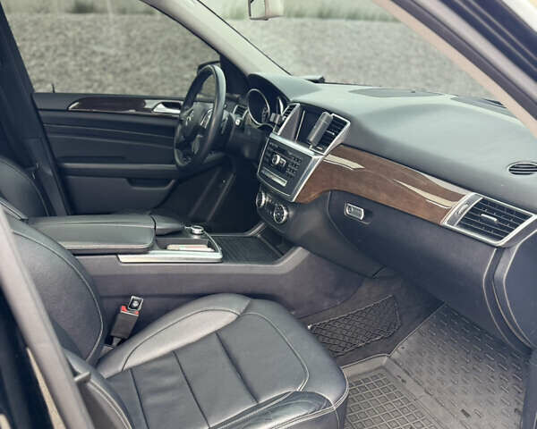 Черный Мерседес М-Класс, объемом двигателя 3.5 л и пробегом 114 тыс. км за 19700 $, фото 9 на Automoto.ua