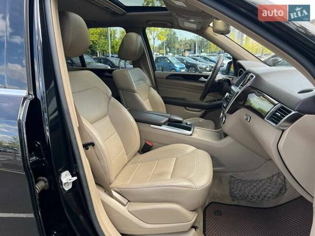 Черный Мерседес М-Класс, объемом двигателя 2.99 л и пробегом 280 тыс. км за 21990 $, фото 9 на Automoto.ua