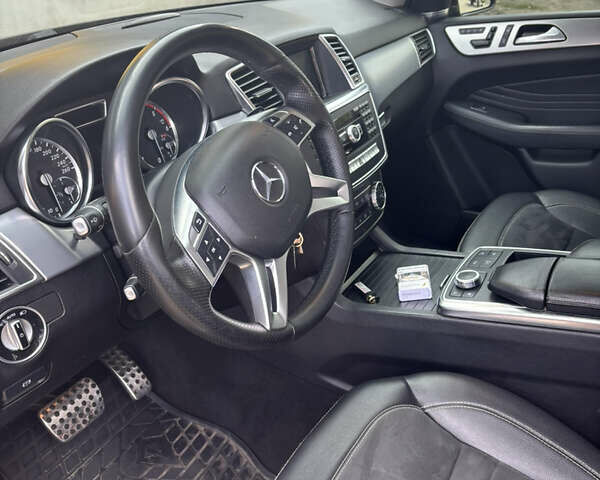 Мерседес М-Класс 2014 в Чернигове на Automoto.ua Черный Мерседес М-Класс, объемом двигателя 2.99 л и пробегом 271 тыс. км за 25500 $, фото 13 на Automoto.ua