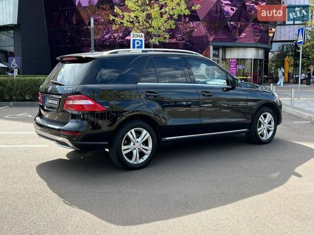 Черный Мерседес М-Класс, объемом двигателя 2.99 л и пробегом 280 тыс. км за 21990 $, фото 6 на Automoto.ua