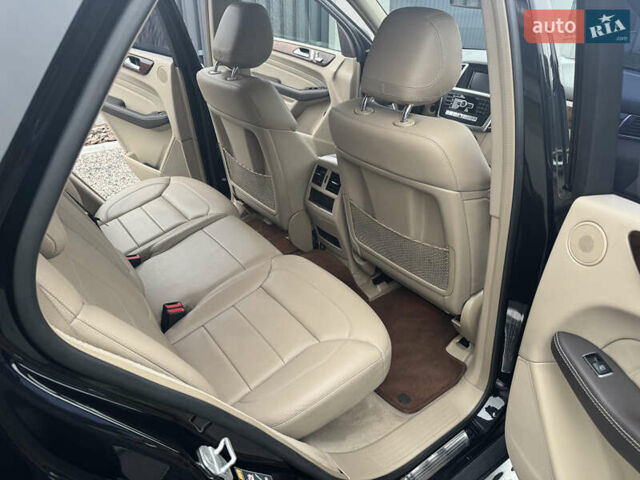 Черный Мерседес М-Класс, объемом двигателя 2.99 л и пробегом 201 тыс. км за 22000 $, фото 9 на Automoto.ua