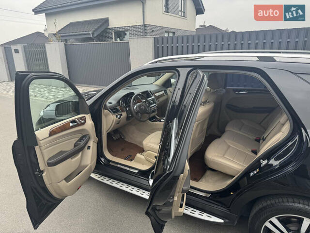 Черный Мерседес М-Класс, объемом двигателя 2.99 л и пробегом 201 тыс. км за 22000 $, фото 4 на Automoto.ua