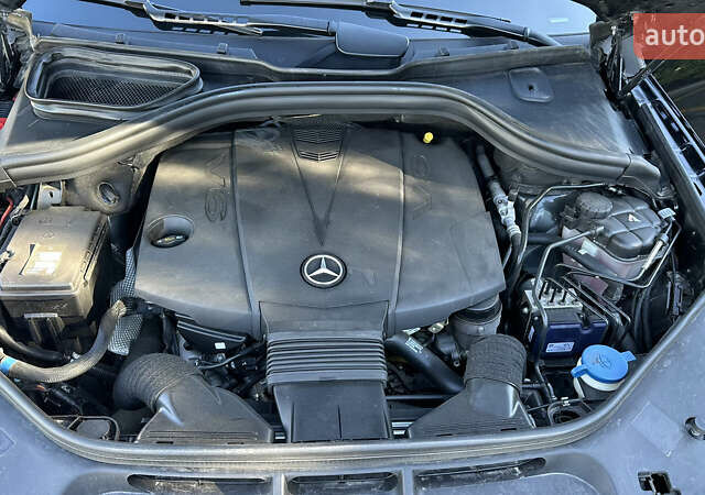 Черный Мерседес М-Класс, объемом двигателя 2.99 л и пробегом 90 тыс. км за 32000 $, фото 8 на Automoto.ua