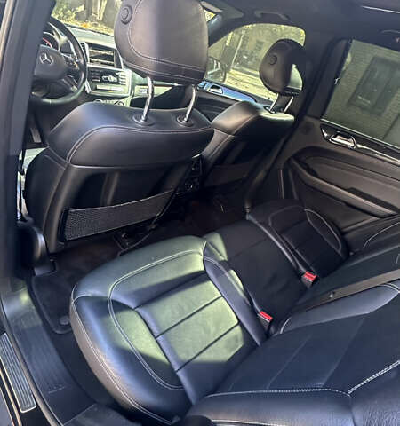 Черный Мерседес М-Класс, объемом двигателя 2.99 л и пробегом 90 тыс. км за 32000 $, фото 19 на Automoto.ua