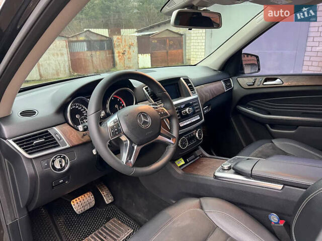 Чорний Мерседес М-Клас, об'ємом двигуна 3 л та пробігом 270 тис. км за 25000 $, фото 10 на Automoto.ua