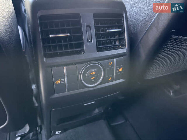 Черный Мерседес М-Класс, объемом двигателя 2.99 л и пробегом 171 тыс. км за 27800 $, фото 7 на Automoto.ua