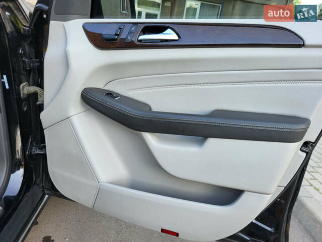 Мерседес М-Класс 2015 в Ужгороде на Automoto.ua Черный Мерседес М-Класс, объемом двигателя 2.14 л и пробегом 287 тыс. км за 20800 $, фото 9 на Automoto.ua