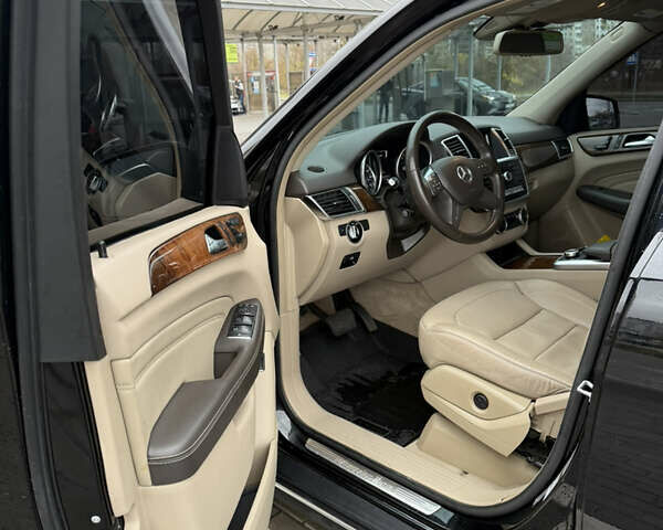 Черный Мерседес М-Класс, объемом двигателя 3.5 л и пробегом 127 тыс. км за 16500 $, фото 8 на Automoto.ua