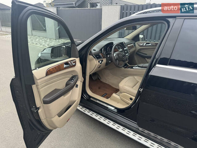 Черный Мерседес М-Класс, объемом двигателя 2.99 л и пробегом 201 тыс. км за 22000 $, фото 3 на Automoto.ua