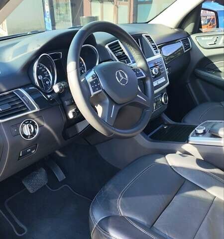 Чорний Мерседес М-Клас, об'ємом двигуна 2.14 л та пробігом 173 тис. км за 20000 $, фото 17 на Automoto.ua