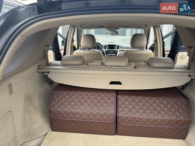 Черный Мерседес М-Класс, объемом двигателя 2.99 л и пробегом 201 тыс. км за 22000 $, фото 10 на Automoto.ua