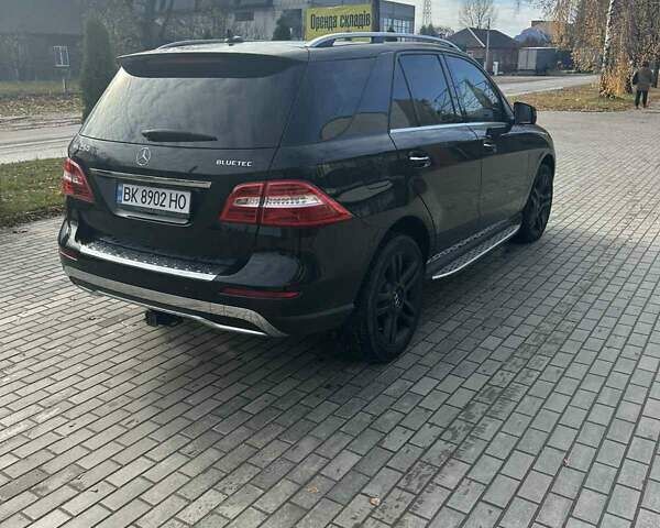 Чорний Мерседес М-Клас, об'ємом двигуна 2.14 л та пробігом 179 тис. км за 21000 $, фото 6 на Automoto.ua