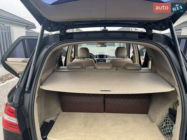 Черный Мерседес М-Класс, объемом двигателя 2.99 л и пробегом 201 тыс. км за 22000 $, фото 11 на Automoto.ua