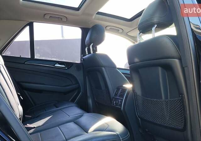 Чорний Мерседес М-Клас, об'ємом двигуна 2.14 л та пробігом 173 тис. км за 20000 $, фото 42 на Automoto.ua