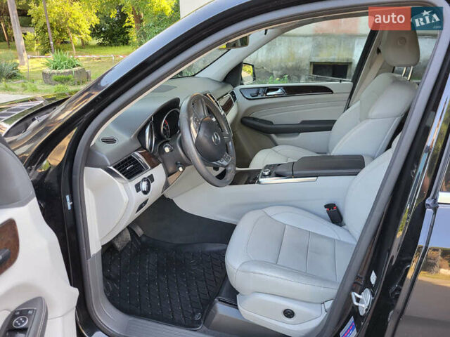 Мерседес М-Класс 2015 в Ужгороде на Automoto.ua Черный Мерседес М-Класс, объемом двигателя 2.14 л и пробегом 287 тыс. км за 20800 $, фото 4 на Automoto.ua