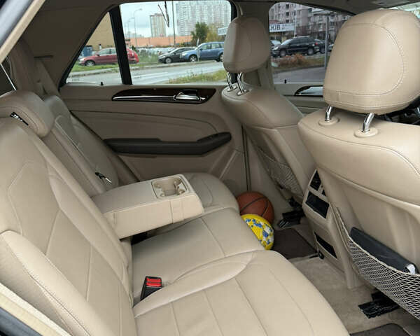 Черный Мерседес М-Класс, объемом двигателя 3.5 л и пробегом 127 тыс. км за 16500 $, фото 10 на Automoto.ua