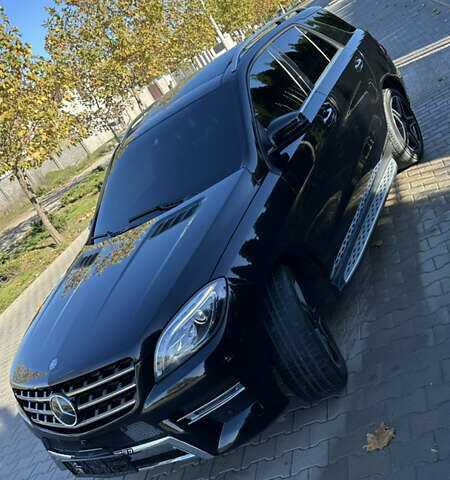 Черный Мерседес М-Класс, объемом двигателя 2.99 л и пробегом 90 тыс. км за 32000 $, фото 4 на Automoto.ua