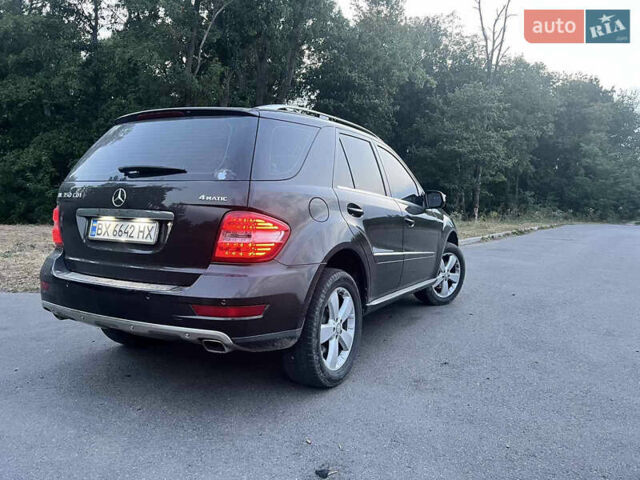 Коричневый Мерседес М-Класс, объемом двигателя 2.99 л и пробегом 370 тыс. км за 15700 $, фото 2 на Automoto.ua