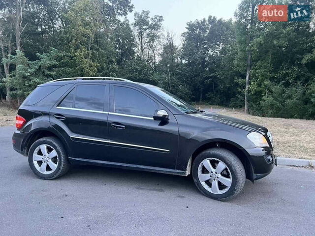 Коричневый Мерседес М-Класс, объемом двигателя 2.99 л и пробегом 370 тыс. км за 15700 $, фото 1 на Automoto.ua