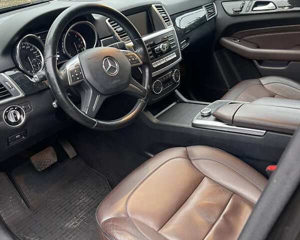 Коричневый Мерседес М-Класс, объемом двигателя 2.14 л и пробегом 187 тыс. км за 21000 $, фото 8 на Automoto.ua