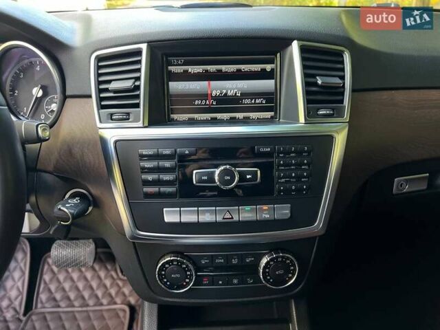 Коричневий Мерседес М-Клас, об'ємом двигуна 2.14 л та пробігом 270 тис. км за 17900 $, фото 19 на Automoto.ua