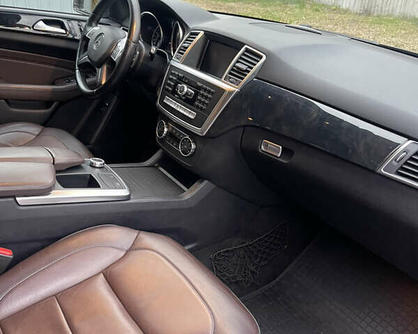 Коричневый Мерседес М-Класс, объемом двигателя 2.14 л и пробегом 187 тыс. км за 21000 $, фото 12 на Automoto.ua